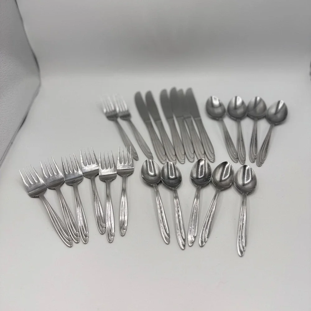 Reed & Barton 18/10 Stainless Flatware ELISE 23 Forks Knives Spoons Swoop
